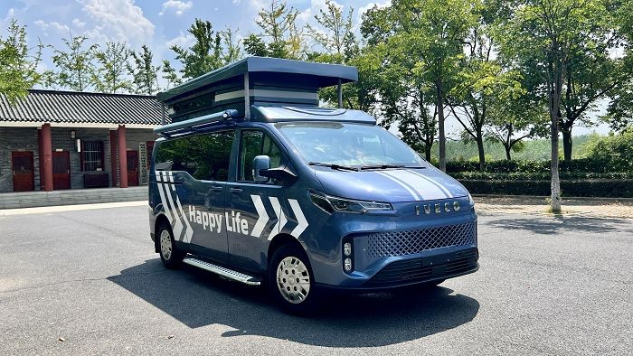 6 Starlight Fashion Pop-top Roof Campervan with IVECO Chassis(001)